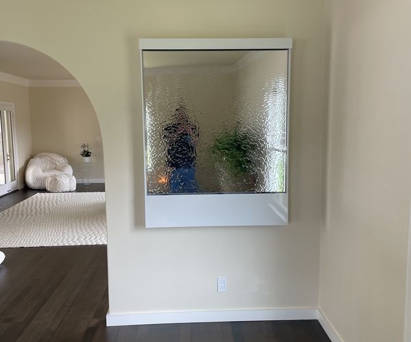 #057 Private Residence – Wall-Mounted Mirror Liquid Wall