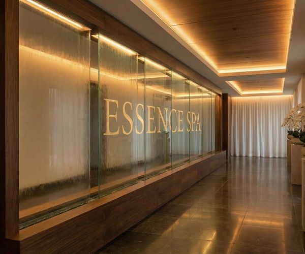 #043 Essence Spa – Corridor Liquid Wall