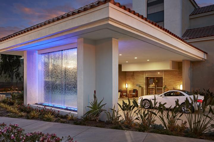 #066 Hotel Anza – Entry Liquid Wall