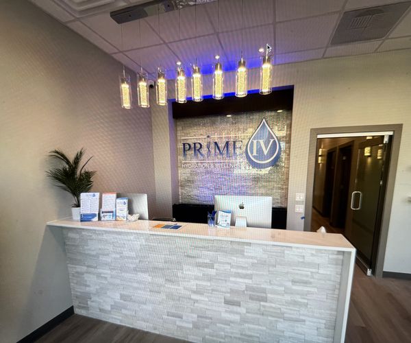 #053 Prime IV Wellness – Reception Liquid Wall