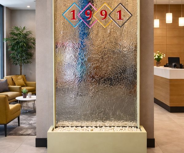 #060 Business Lobby – 1991 Liquid Wall