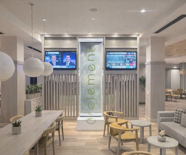 #055 Hotel Lobby – Branded Liquid Wall