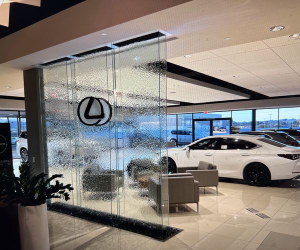 #060 Lexus Dealership – Glass Liquid Walls